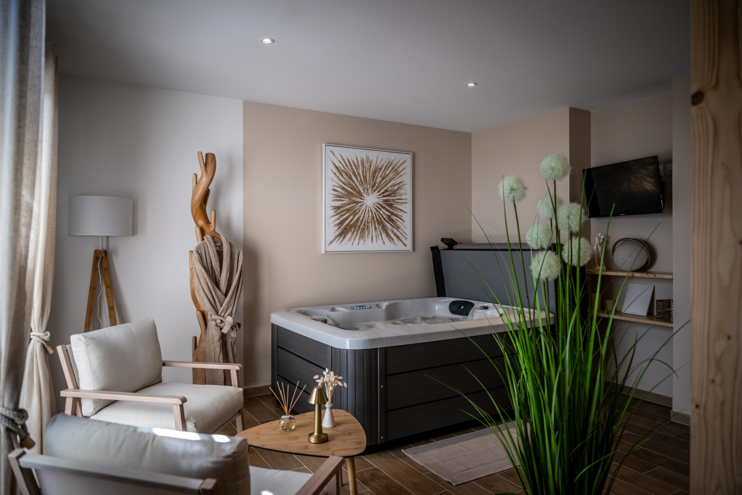 Jacuzzi privatif Love room la rochelle